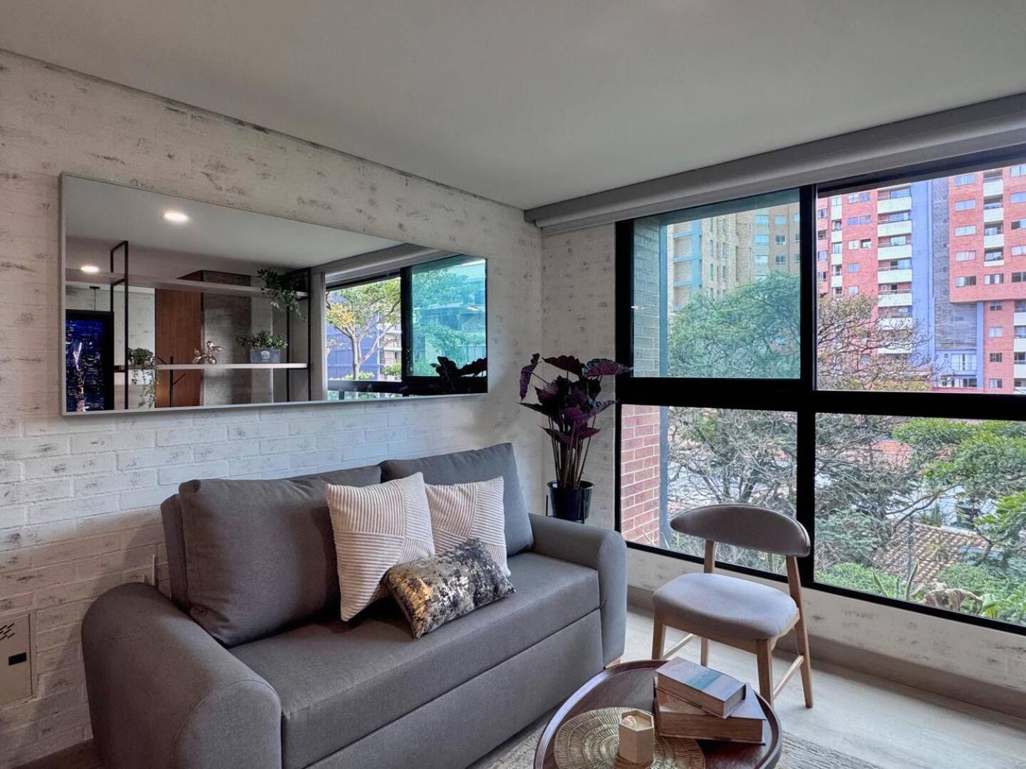 1br Near Unicentro, Upb & 2nd Parque Laureles * Medellín